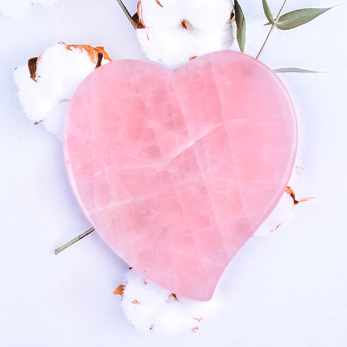 양면이 편평하고 비뚤어진 사랑의 하트 70*75*6mm