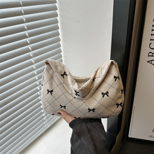 日韩唯美手提包小众设计款枕头包大容量腋下休闲简约时尚手提包