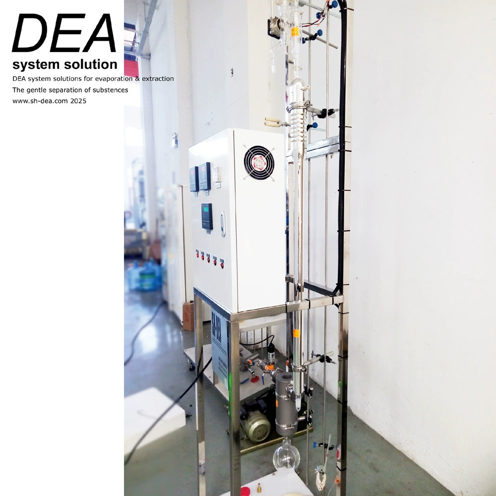 Принцип работы DEA-JB-30 ректификационной колонны основан на разнице температур кипения компонентов в жидкой смеси