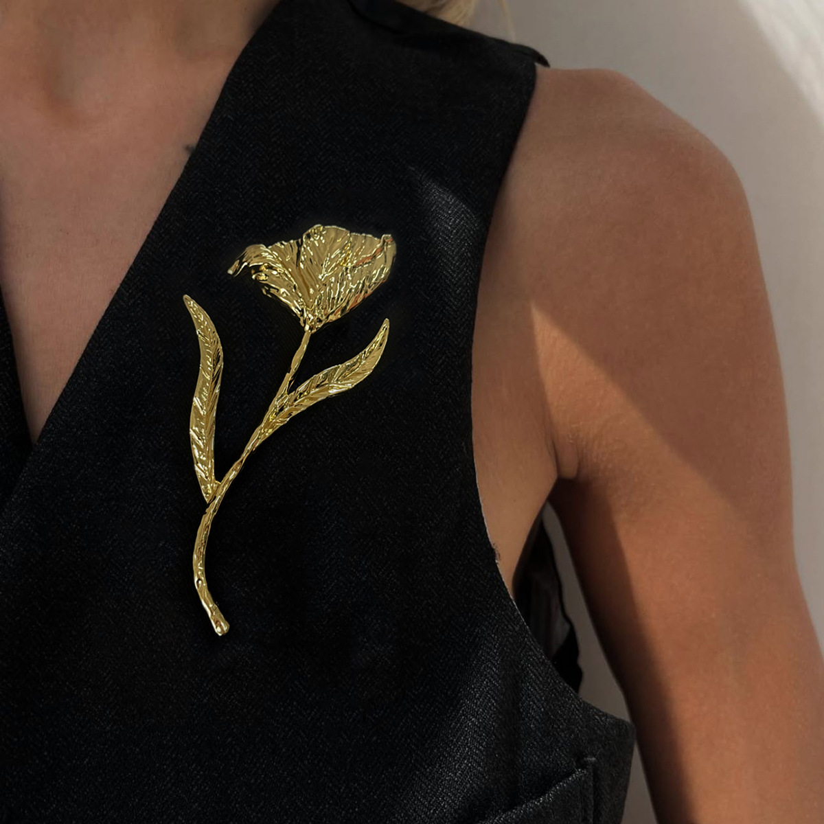 X0381 Retro Personalized Design Tulip Brooch, Elegant and Versatile Pin, Niche High-End Exquisite Accessories for Women