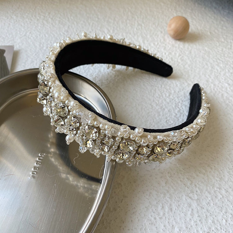 Korean Version Of The Pearl Wide-brimmed Hairband Braided Beaded Headband display picture 8
