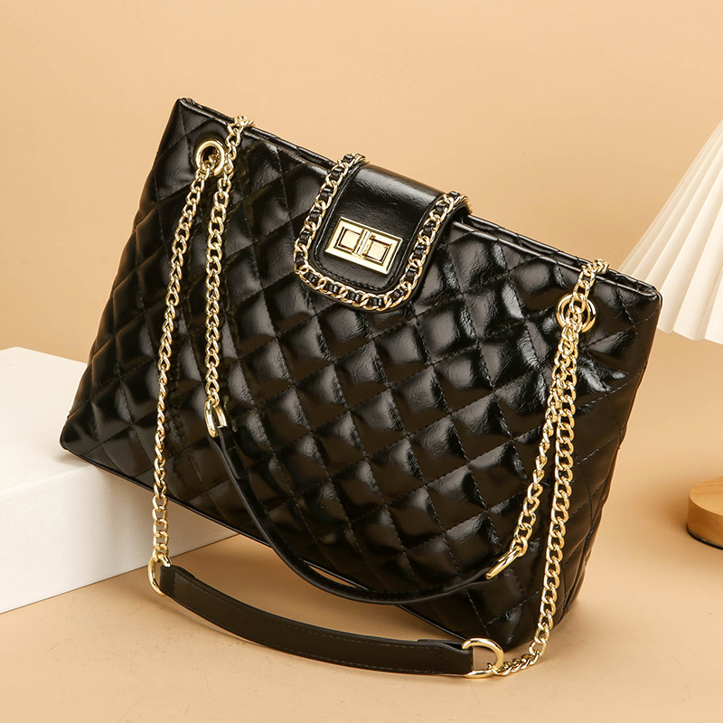 Nuevo bolso de hombro para mujer de gran capacidad, mochila de cercanías para axilas, bolso diagonal portátil simple de moda, bolso femenino al por mayor