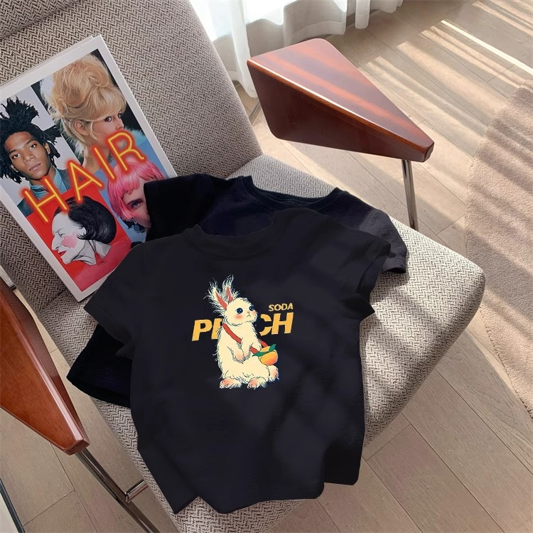 검은색-주황색 토끼