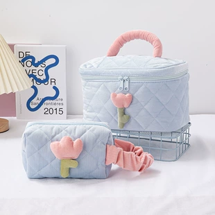 Cosmetic Bag Handheld Organizer, Quilted Fabric, 23×16×15.5 cm, Flower Applique