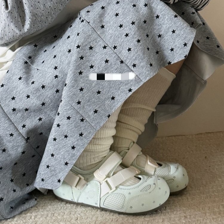 Xiaozhong wave punto deportivo sandalias de cabeza de bolsillo hueco para mujeres verano transpirable 2026 nuevos zapatos de mujer zapatos de malla zapatos individuales