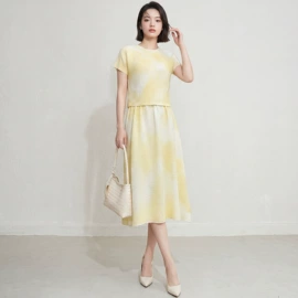 连衣裙;女式T恤;时尚休闲套装