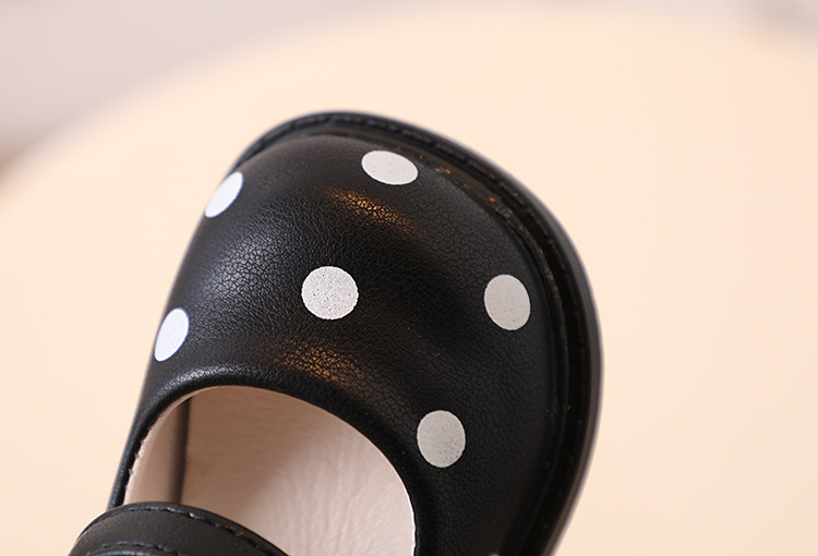 Mädchen Kleine Leder 2022 Frühling und Herbst Neue Kinder Weiche Sohle Polka Dot Casual Walking Bogen Prinzessin Schuhe_voghion.com