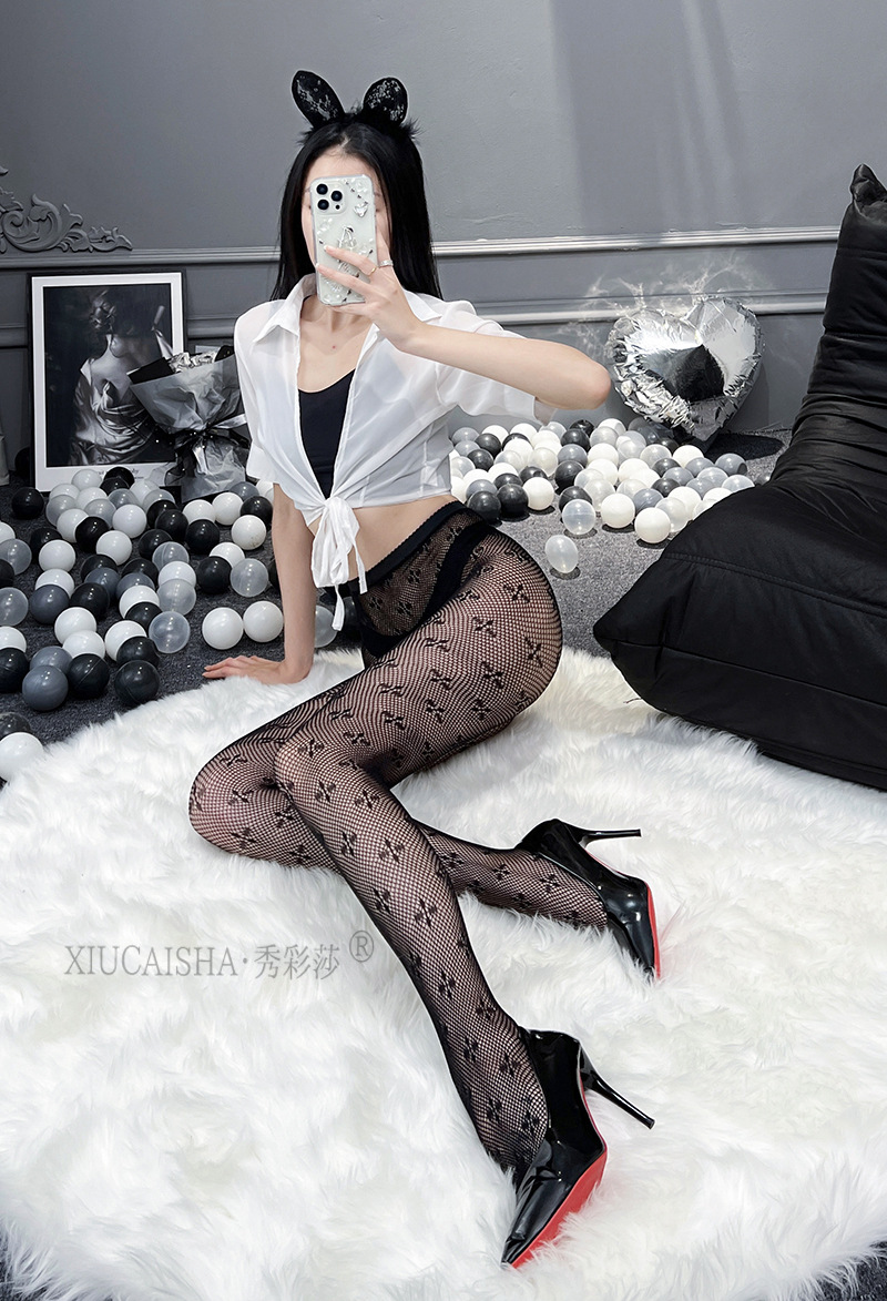 Tear-Away Fishnet Stockings, Black Lace-Trim Nylon, One Size, Bagged — detail image 5