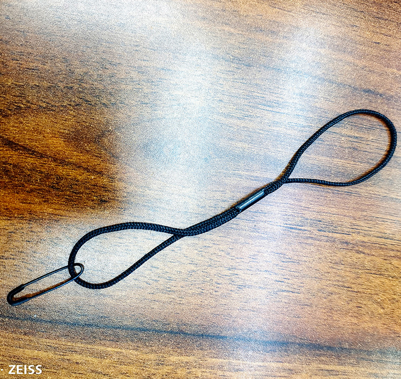 金属扣子中间打扣