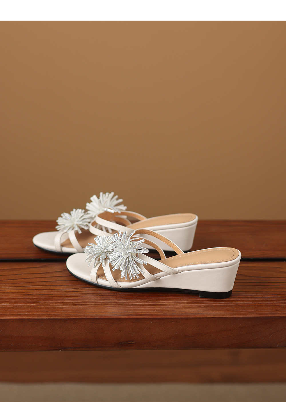 Sandal cao gót nữ hở mũi đế xuồng đính đá pha lê, gót 5 cm, chất da bò mềm — màu trắng ngà chi tiết 21