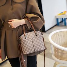 ������Ůʿ�μ��2025�¿�r�аٴ�ˮͰ������ӡ���������б���