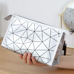 Makeup bag 2021 new model ultra-hot female large capacity portable small cosmetic storage bag for travel and washing toiletries and makeup bag