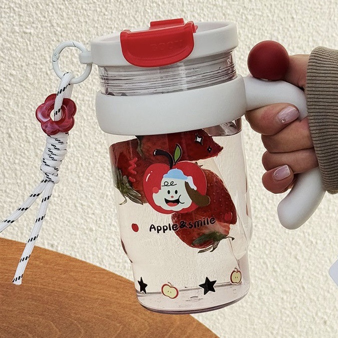 Taza de agua de niñas de oficina de gran capacidad con colgantes de verano de alto valor facial taza de hielo taza de té de paja encantadora taza