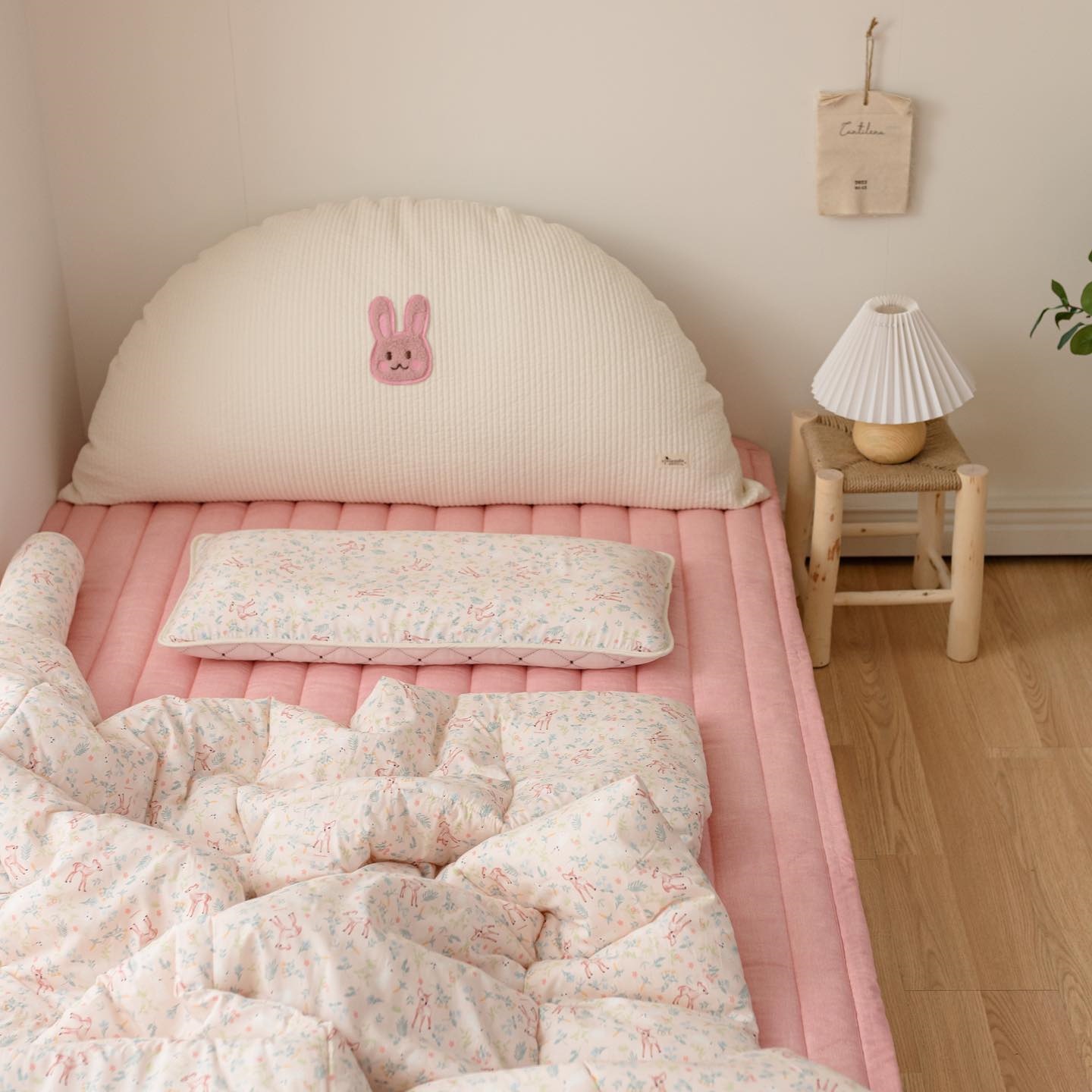 작은 토끼 반원 수건 자수