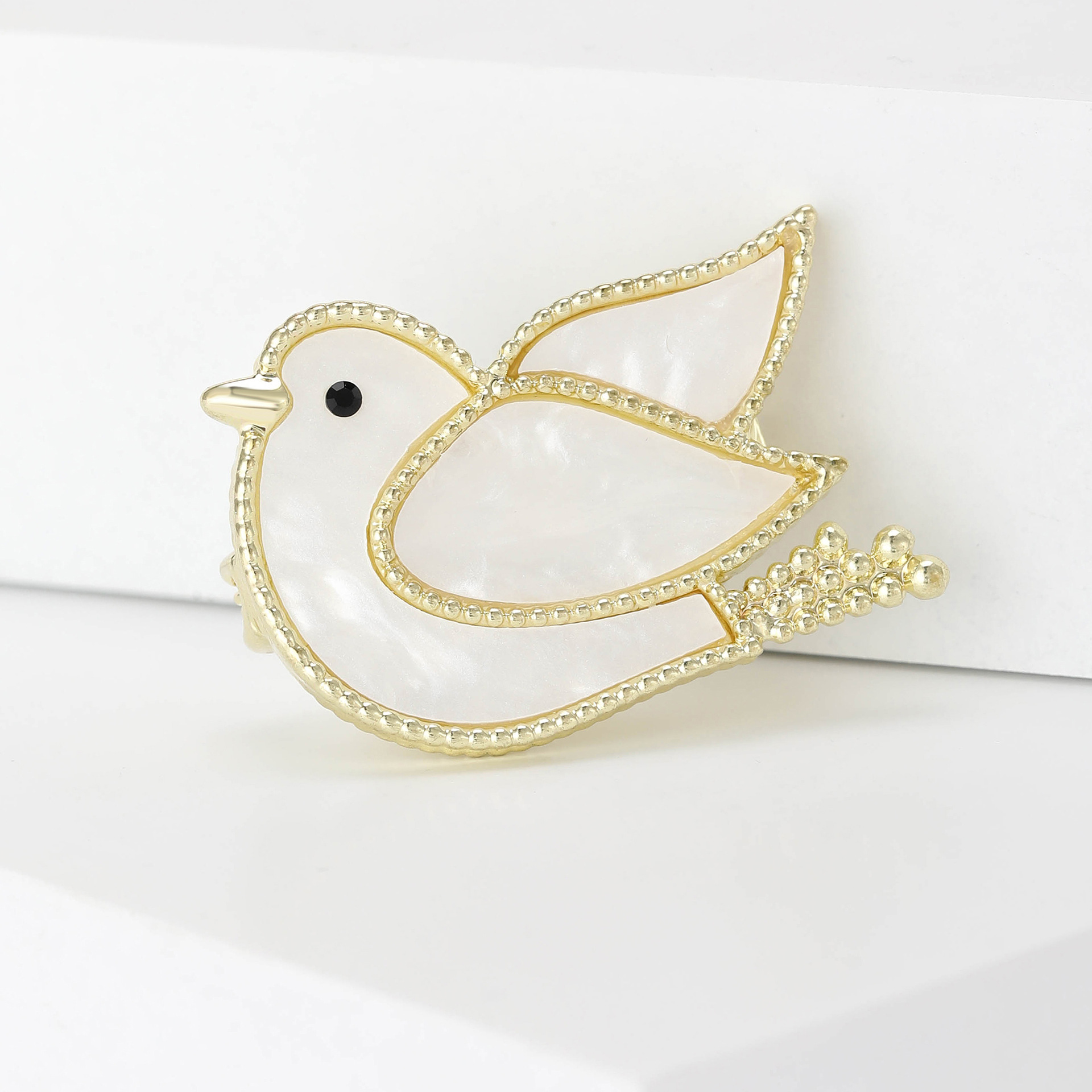 9g Weight Brooches Classification Daily, Tea Party Occasion Alloy Material Pigeon Pattern All Seasons Season Women's Gender Enamel Design Cute, Classic Style Style Cute Classic Style Pin Pigeon Alloy Enamel Women's Brooches 4