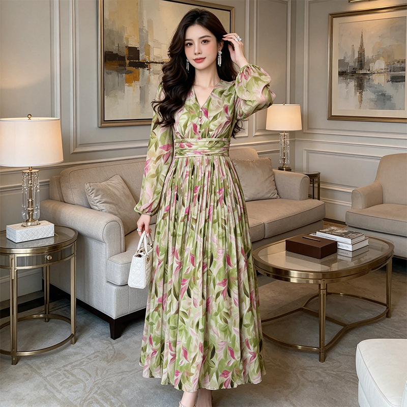 Đầm maxi nữ cổ V in họa tiết thắt eo xòe rộng dáng dài — xanh lá cây chi tiết 1
