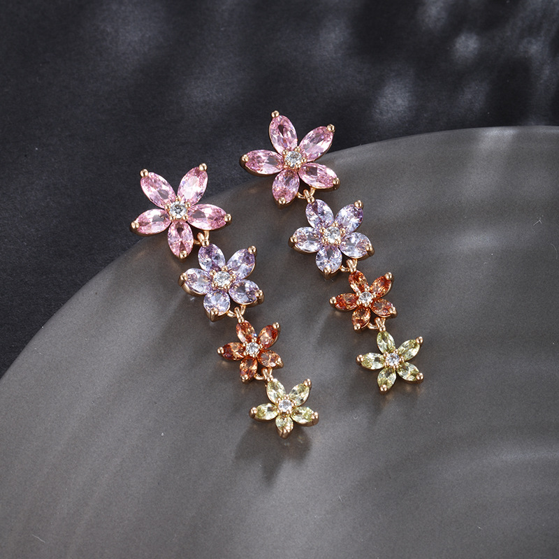 Pendientes de la serie Xuping Caibao, lujo ligero, temperamento de alta gama, circón de color, borla larga, pendientes de flores exquisitos para mujer