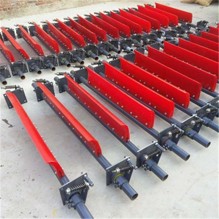 Reorientación de la cola de la cinta transportadora en forma de V de poliuretano de sección vacía de barreras triangulares en forma de herringbone