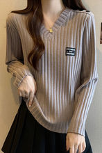 大码胖宽松遮肉针织打底衫女秋冬新款减龄百搭领长袖显瘦毛衣