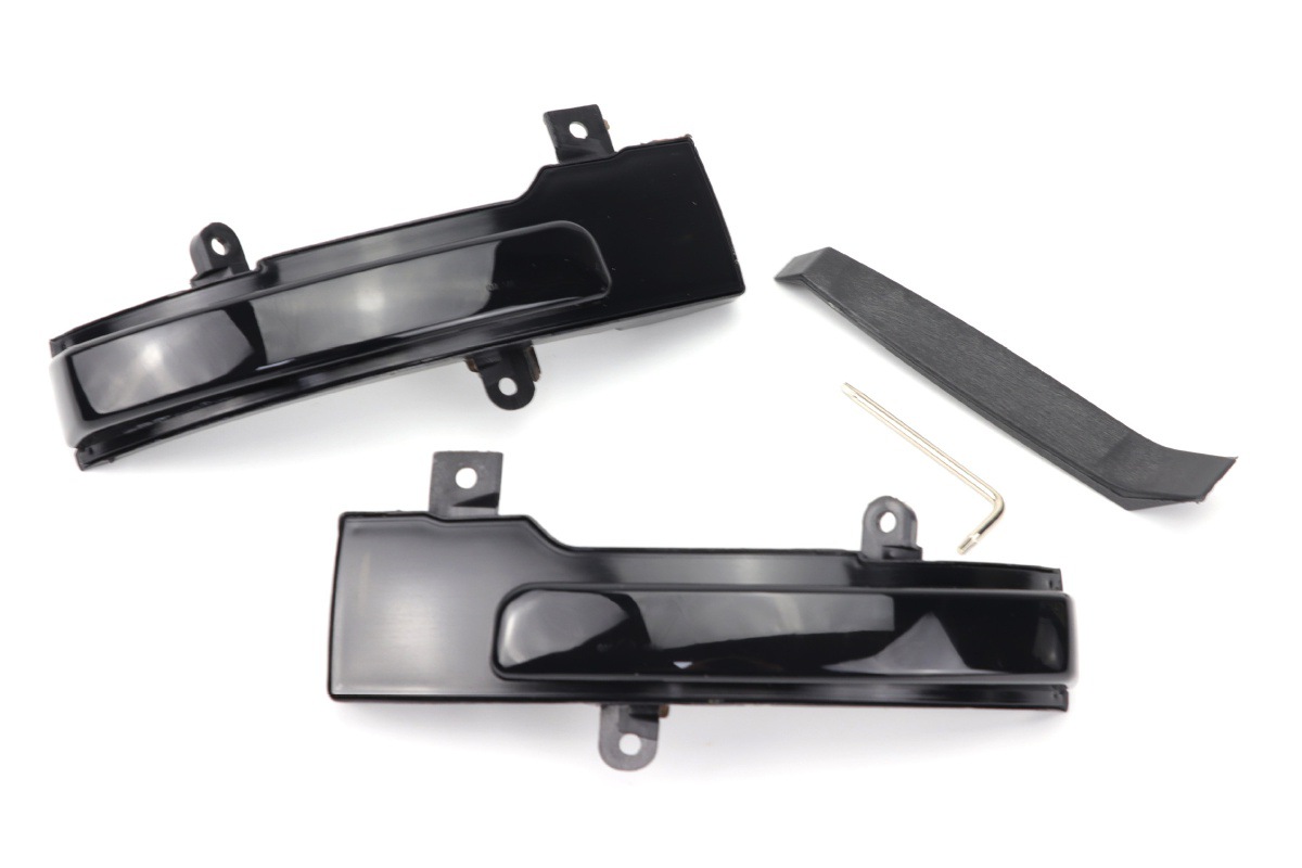 Suitable for Mitsubishi Lancer Outlander 2013-2020 Turn Indicator Rearview Mirror Dynamic Flowing Water Turn Signal