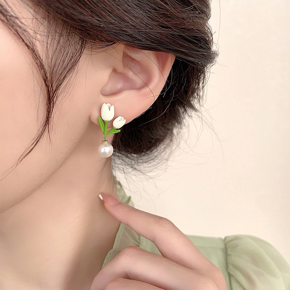 1 Pair Simple Style Flower Plating Arylic Gold Plated Drop Earrings display picture 5