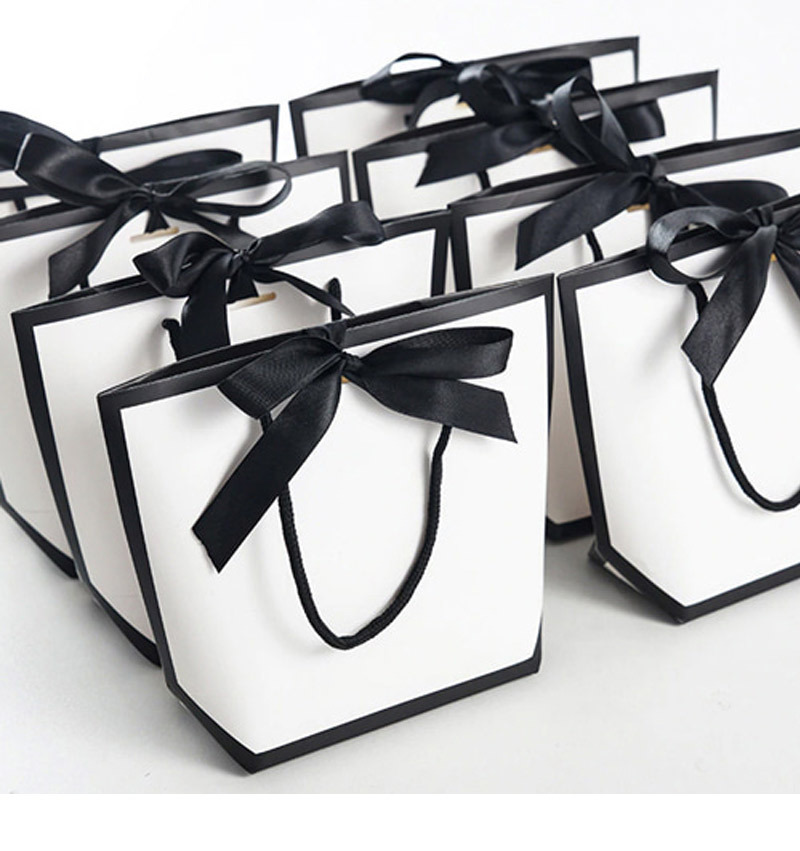 Simple Style Bag Solid Color Bow Knot Paper Card display picture 1