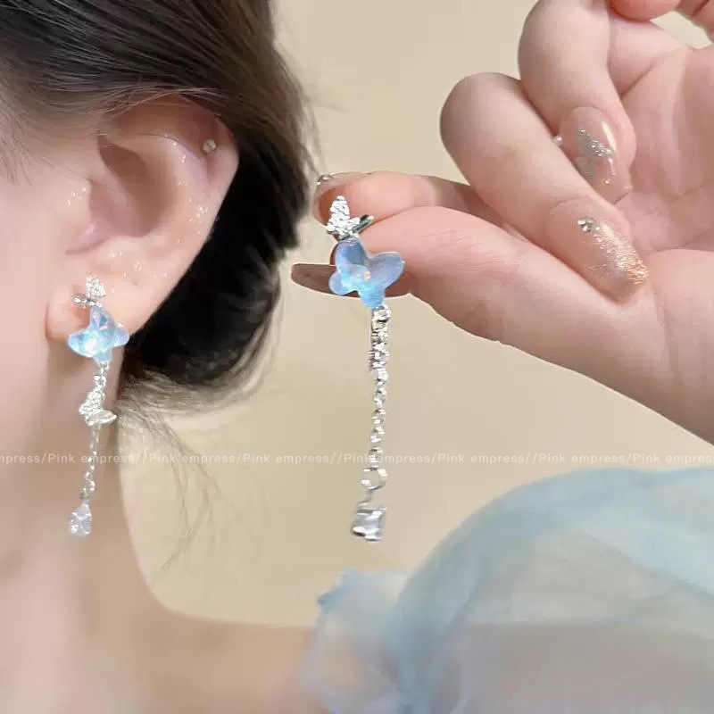 Pendientes de aro lisos para mujer, lujo ligero, pendientes de alta gama, pendientes populares, aretes de diseño exclusivo, aretes de otoño e invierno al por mayor