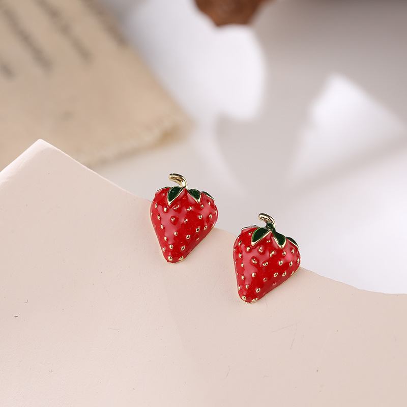 韩国少女感可爱小巧红色草莓耳环S925银针街拍网红耳钉D103