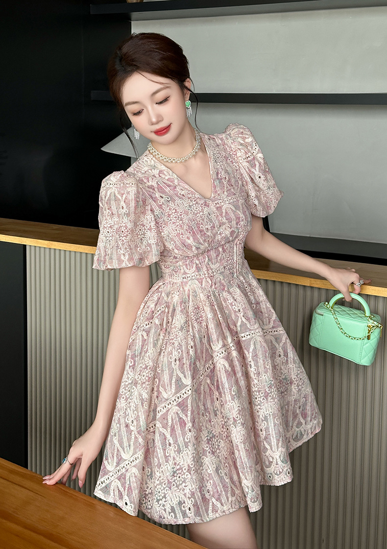 Đầm maxi nữ thắt eo cổ chữ V tay phồng họa tiết hoa nhí — Hồng tử chi tiết 8