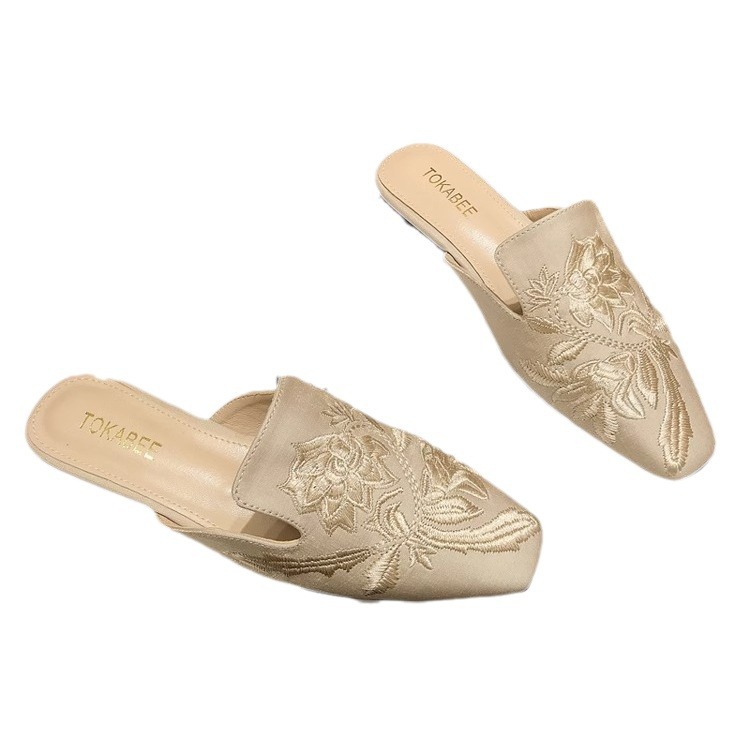 Nuevas medias pantuflas Baotou bordadas al estilo chino para mujer 2024 primavera y verano nuevo estilo retro todo-fósforo plano Muller medio soporte