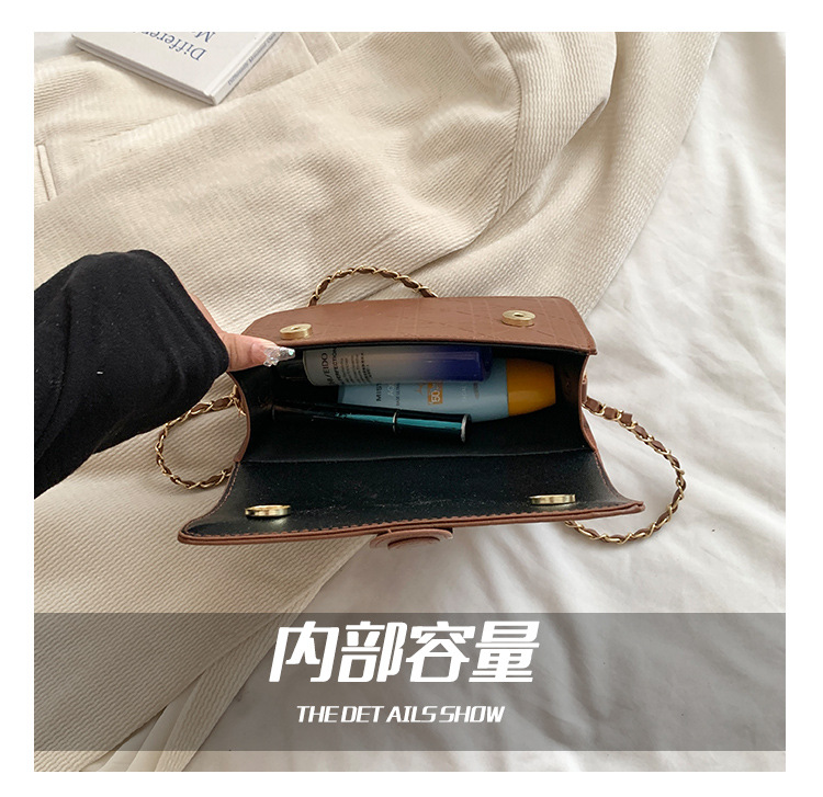 This stylish, high-quality, and trendy hand-held crossbody bag is a new cross-border women's bag for autumn and winter 2024. It features a checkered commuter single-shoulder bag undefined