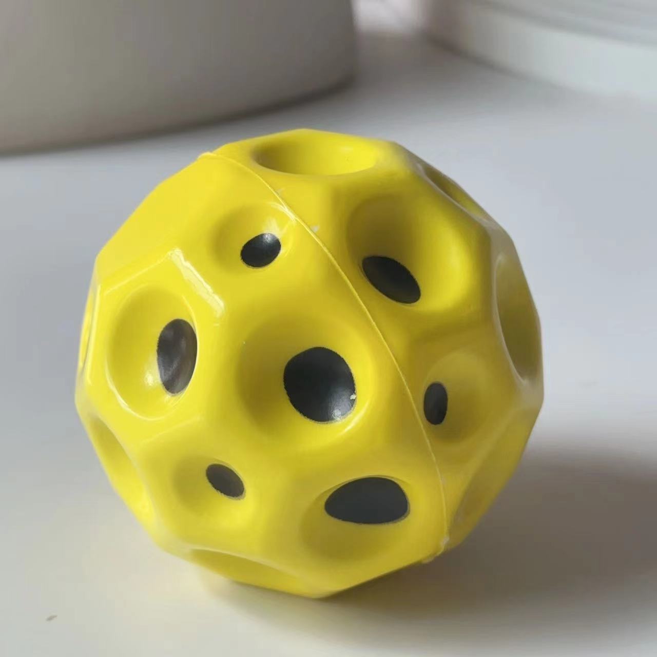 Bolas de alta elasticidad luna de piedra fluorescente de noche cinturón de lámpara cuerda de retroceso muñeca juguetes para niños bolas de acero ejercicio de reacción image 23