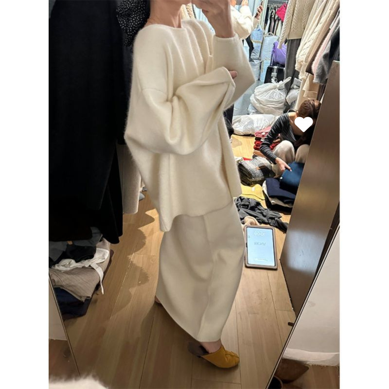 XIAO QI의 가을과 겨울 옷은 여성용 고급 스타일의 부드러운 왁스 같은 게으른 스웨터와 스커트 니트 투피스 세트 세트와 일치합니다.