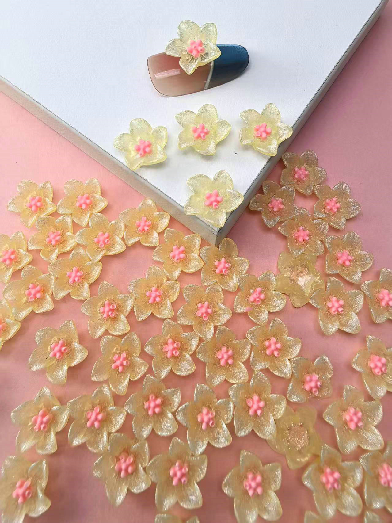 夜光百合花树脂平底钻美甲饰品diy饰品配件批发亚马逊货源_0