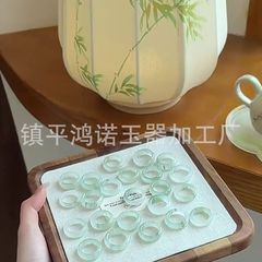 天山翠の指輪の翡翠の色は花の半山水の復古の指環の古風の桃の花の醸造の素の輪の指輪を漂って環のアクセサリを走ります。