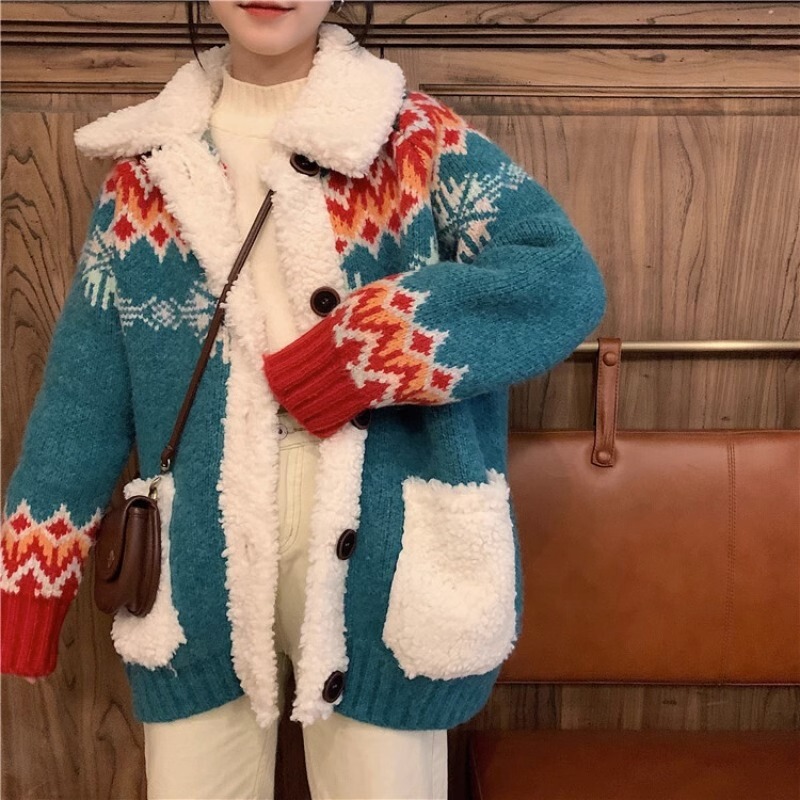 Autumn and Winter 2023 lamb wool Christmas sweater cardigan top women's new loose all-match short knitted coat collision Autumn and Winter 2023 lamb wool Christmas sweater cardigan top women's new loose all-match short knitted coat collision