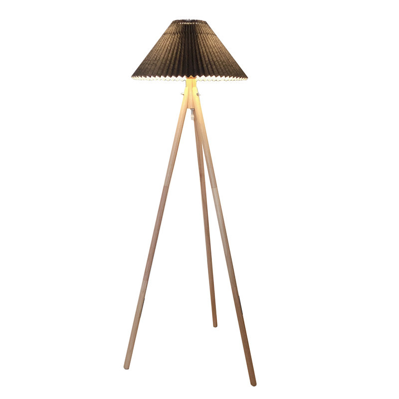 Moderno minimalista estilo japonés de tres patas de madera de goma vintage plisado lámpara de pie LED sala de estar sofá
