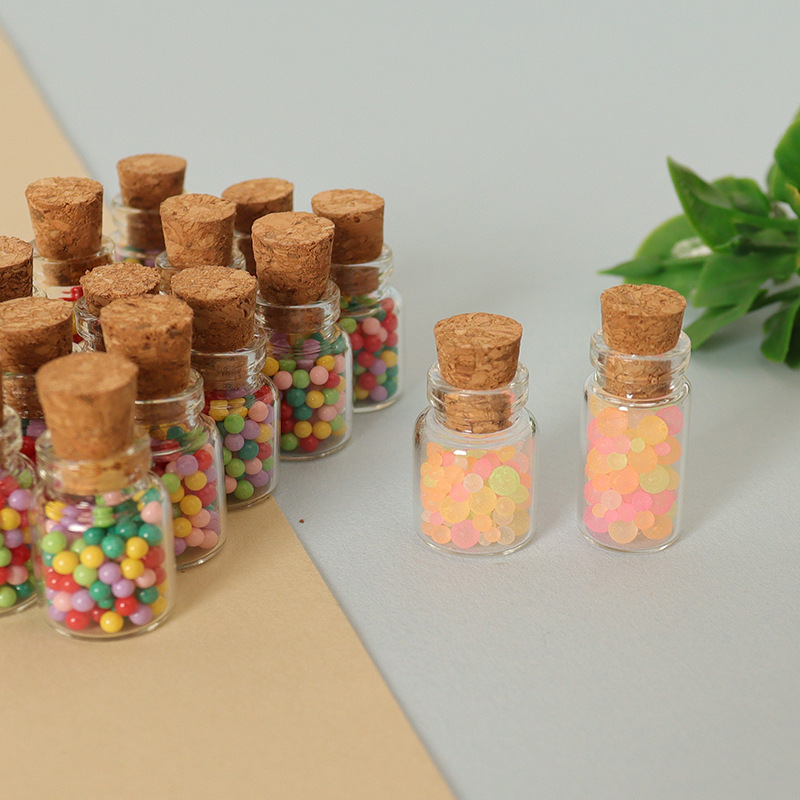 Miniature candy jars, glass bottles, rainbow candy, gummy bears, dollhouses, kitchen models, pretend play decorations
