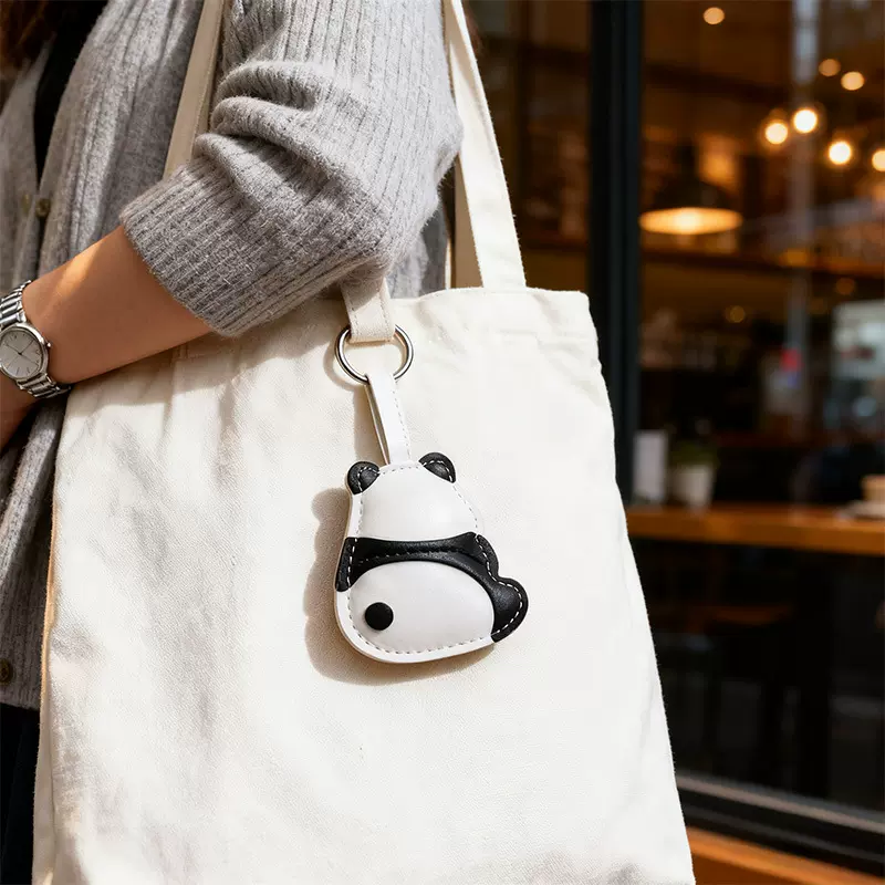 国宝熊猫服装辅料配饰皮质挂饰国潮大熊猫皮革箱包挂绳挂坠挂件