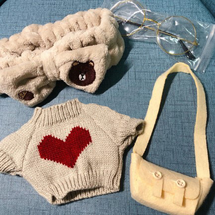 Celebridad en línea de pato ácido hialurónico accesorios de ropa de muñeca ácido hialurónico pato 30cm sombrero gafas accesorios pequeños accesorios de pato amarillo