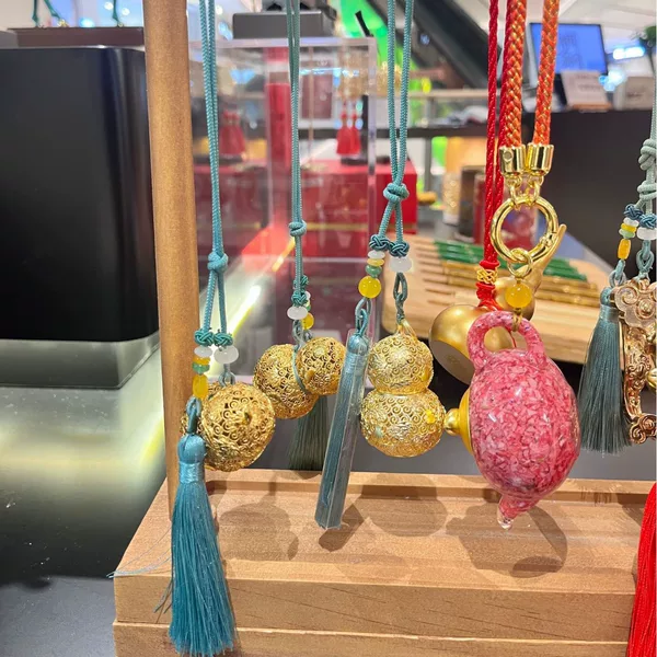 New Golden Fortune and Joy Pendant for Men and Women, Retro Ethnic Style Hand-Woven Gourd Pendant