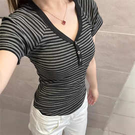 跨境新款V领短袖T恤美式复古条纹修身短款显瘦上衣女装