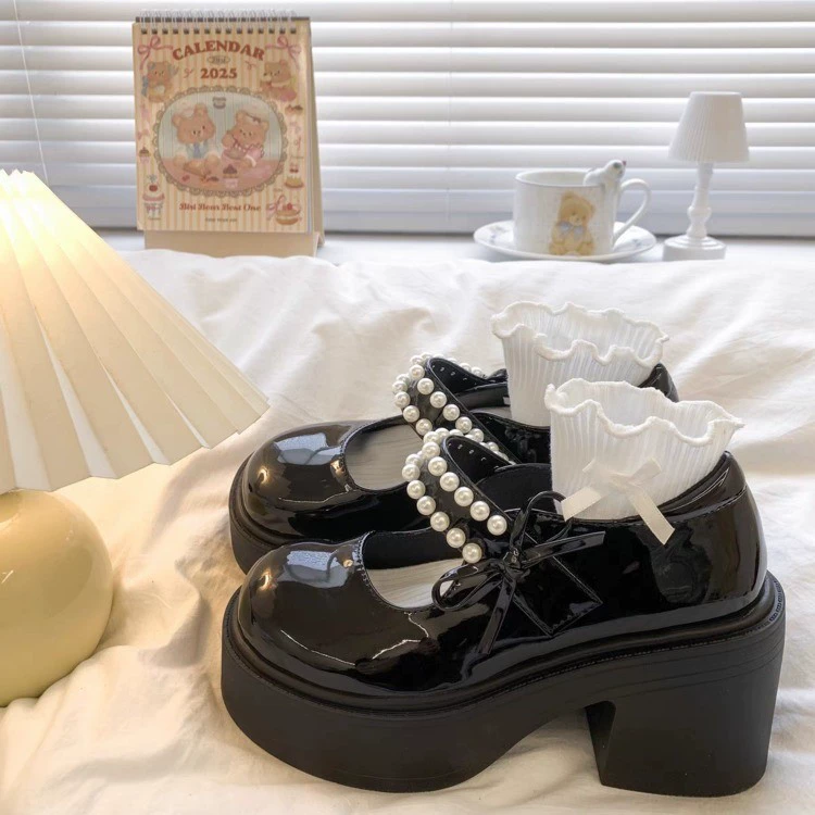 Британские кожаные туфли для женщин 2025 весна новые бисерные фееричные туфли на платформе с толстой подошвой в стиле Мэри Джейн