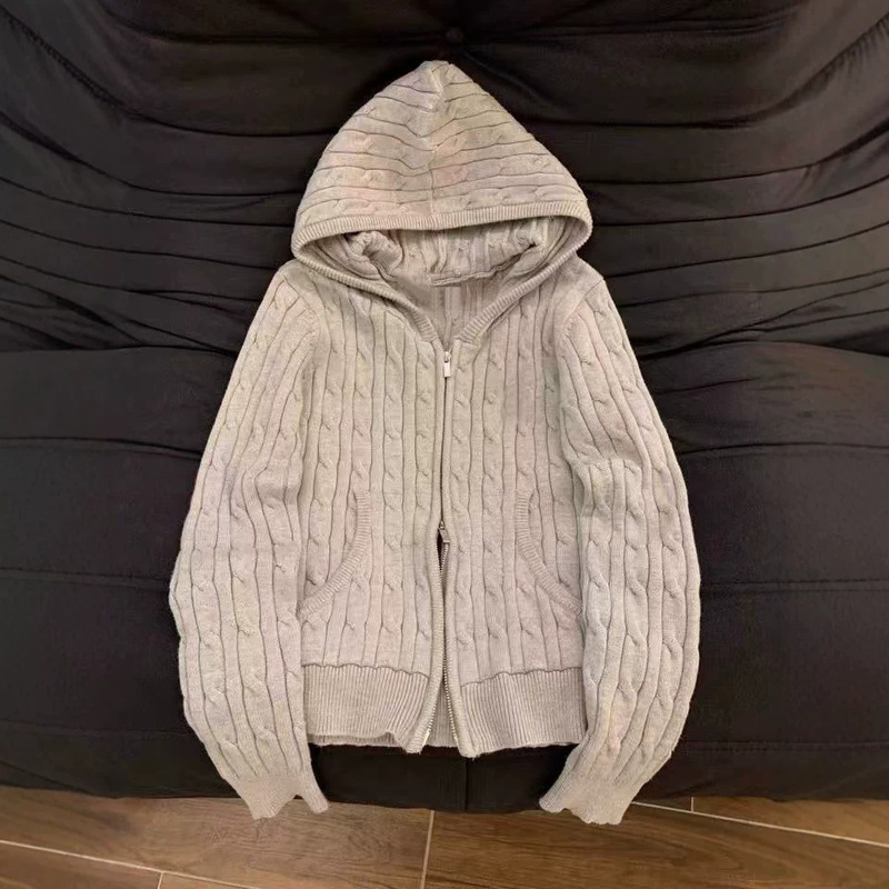 Honghe Light Gray Cable Knit Hooded Zip-Up Cardigan for Women, Short Style with Pockets, Spring and Autumn Sweater Jacket Wholesale Honghe Light Gray Cable Knit Hooded Zip-Up Cardigan for Women, Short Style with Pockets, Spring and Autumn Sweater Jacket Wholesale