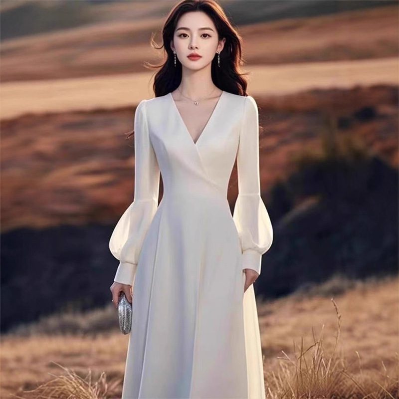 250022 Atmosphere-Creating Chanel-Style White Satin Dress 2025 New Forest-Style Simple Engagement Dress 250022 Atmosphere-Creating Chanel-Style White Satin Dress 2025 New Forest-Style Simple Engagement Dress