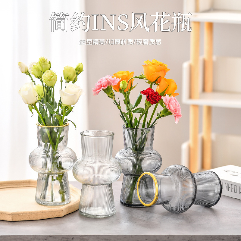 Vaso de vidrio transparente simple a rayas verticales ins viento de alto valor facial hidropónico doméstico rosa lirio al por mayor