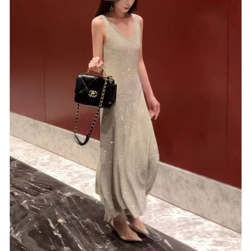 Luxurious and Stunning Evening Gown with Sparkling Rhinestones, Elegant Gold-Colored Large Hem, High-End Birthday Long Dress Luxurious and Stunning Evening Gown with Sparkling Rhinestones, Elegant Gold-Colored Large Hem, High-End Birthday Long Dress
