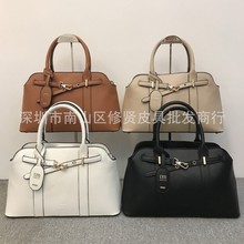 LYN ACCS女包2025新款纯色腰带扣装饰手提通勤公文包复古单肩包