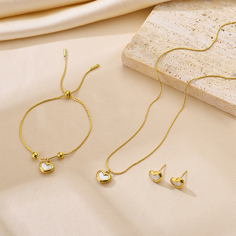 Shell Heart Necklace Women's Summer Light Luxury Niche Simple Cold Style Heart-Shaped Clavicle Chain Versatile Accessories Set Wholesale Shell Heart Necklace Women's Summer Light Luxury Niche Simple Cold Style Heart-Shaped Clavicle Chain Versatile Accessories Set Wholesale