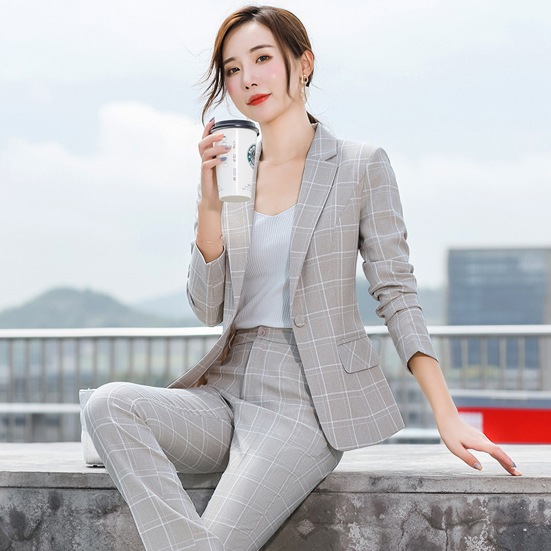 Small Suit Jacket Women's Autumn And Winter New Popular Korean Version Short Casual White Plaid Slim Long-sleeved Suit